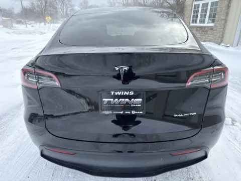 More photos of 2022 Tesla Model Y Long Range at Twins Chrysler Dodge Jeep Ram, MI