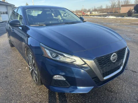 Blue 2019 Nissan Altima 2.5 SR for sale in Wayland, MI