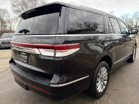 More photos of 2024 Lincoln Navigator L Premiere at Twins Chrysler Dodge Jeep Ram, MI