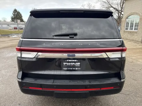 More photos of 2024 Lincoln Navigator L Premiere at Twins Chrysler Dodge Jeep Ram, MI