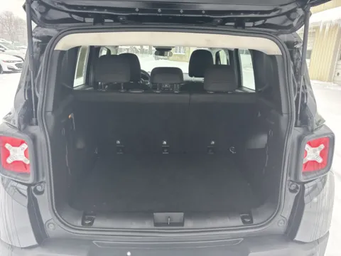 More photos of 2020 Jeep Renegade Sport at Twins Chrysler Dodge Jeep Ram, MI