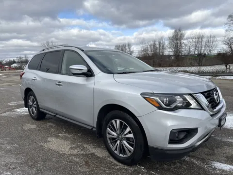 Silver 2019 Nissan Pathfinder SL for sale in Wayland, MI
