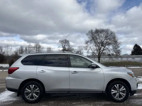 Photos of 2019 Nissan Pathfinder SL for sale in Wayland, MI at Twins Chrysler Dodge Jeep Ram