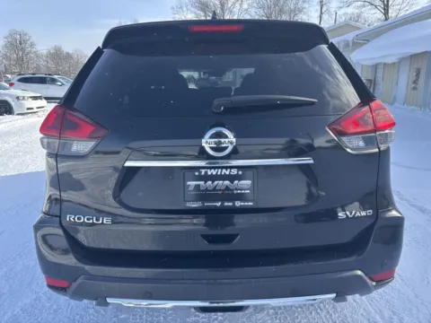 More photos of 2020 Nissan Rogue SV at Twins Chrysler Dodge Jeep Ram, MI
