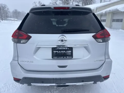 More photos of 2020 Nissan Rogue SV at Twins Chrysler Dodge Jeep Ram, MI