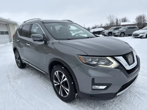 Gray 2017 Nissan Rogue SL for sale in Wayland, MI