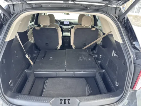 More photos of 2024 Ford Explorer XLT at Twins Chrysler Dodge Jeep Ram, MI