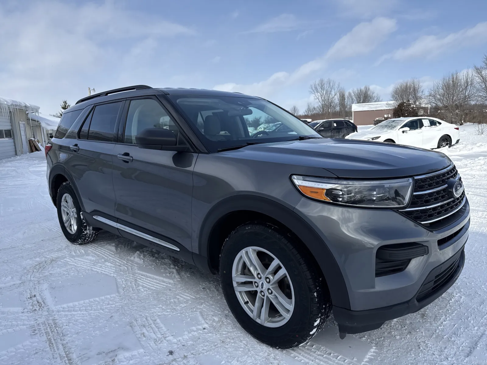 Gray 2024 Ford Explorer XLT for sale in Wayland, MI