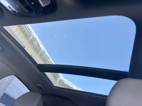 More photos of 2022 Hyundai Sonata SEL Plus at Twins Chrysler Dodge Jeep Ram, MI