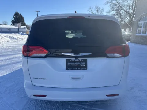More photos of 2023 Chrysler Voyager LX at Twins Chrysler Dodge Jeep Ram, MI