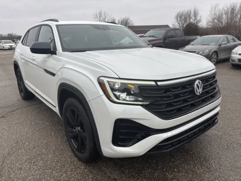 White 2025 Volkswagen Atlas Cross Sport 2.0T SEL R-Line Black for sale in Wayland, MI