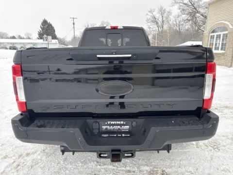 More photos of 2019 Ford Super Duty F-350 DRW LARIAT at Twins Chrysler Dodge Jeep Ram, MI