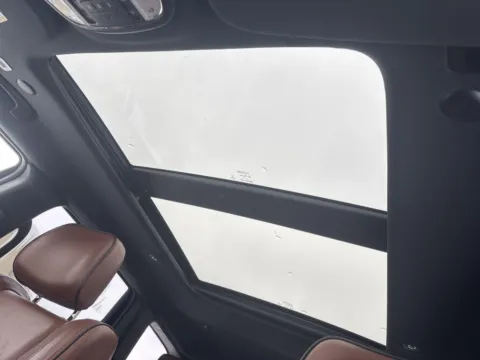 More photos of 2021 Jeep Grand Cherokee Overland at Twins Chrysler Dodge Jeep Ram, MI