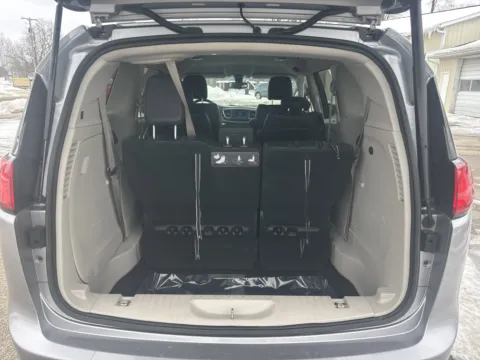 More photos of 2019 Chrysler Pacifica Touring L at Twins Chrysler Dodge Jeep Ram, MI