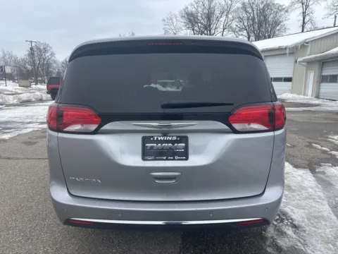 More photos of 2019 Chrysler Pacifica Touring L at Twins Chrysler Dodge Jeep Ram, MI