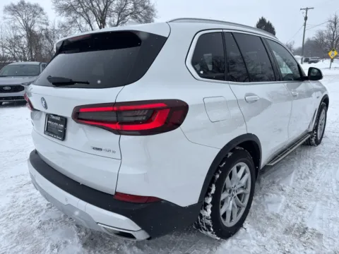 More photos of 2023 BMW X5 xDrive45e at Twins Chrysler Dodge Jeep Ram, MI