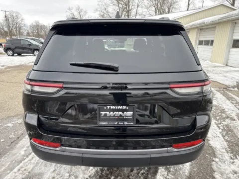 More photos of 2026 Jeep Grand Cherokee Laredo Altitude at Twins Chrysler Dodge Jeep Ram, MI