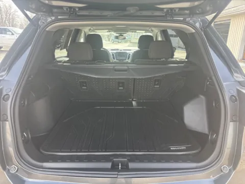 More photos of 2021 Chevrolet Equinox LT at Twins Chrysler Dodge Jeep Ram, MI