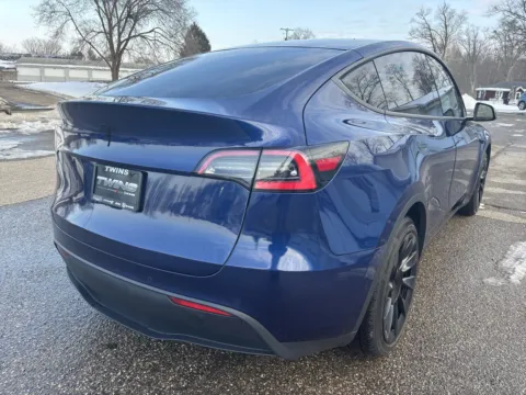 More photos of 2021 Tesla Model Y Long Range at Twins Chrysler Dodge Jeep Ram, MI