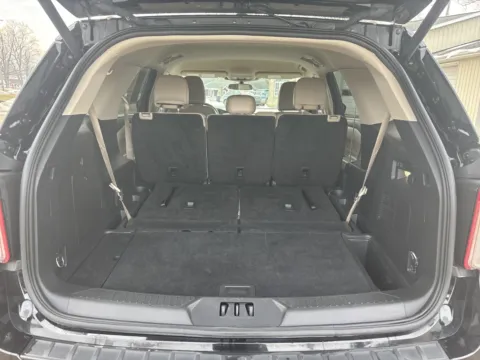 More photos of 2024 Ford Explorer XLT at Twins Chrysler Dodge Jeep Ram, MI