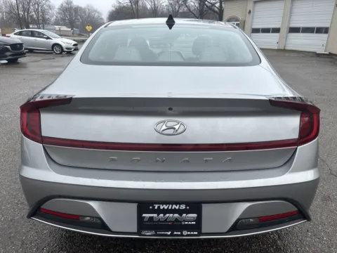 More photos of 2021 Hyundai Sonata SE at Twins Chrysler Dodge Jeep Ram, MI