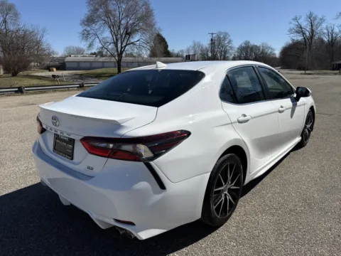 More photos of 2022 Toyota Camry SE at Twins Chrysler Dodge Jeep Ram, MI