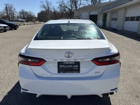 More photos of 2022 Toyota Camry SE at Twins Chrysler Dodge Jeep Ram, MI