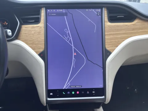 More photos of 2020 Tesla Model S Long Range Plus at Twins Chrysler Dodge Jeep Ram, MI