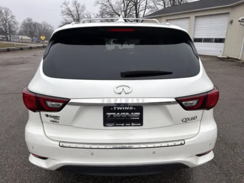 More photos of 2019 INFINITI QX60 LUXE at Twins Chrysler Dodge Jeep Ram, MI