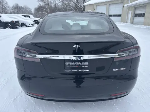 More photos of 2020 Tesla Model S Performance at Twins Chrysler Dodge Jeep Ram, MI