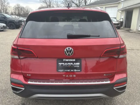 More photos of 2024 Volkswagen Taos SE at Twins Chrysler Dodge Jeep Ram, MI