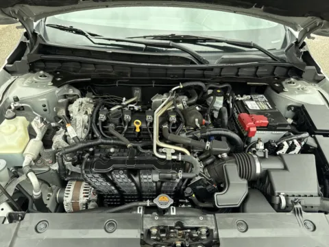 More photos of 2021 Nissan Altima 2.5 SR at Twins Chrysler Dodge Jeep Ram, MI