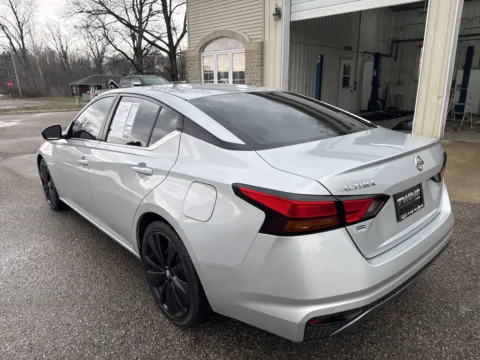 More photos of 2021 Nissan Altima 2.5 SR at Twins Chrysler Dodge Jeep Ram, MI