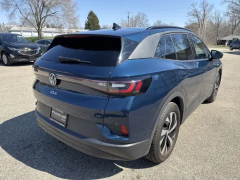 More photos of 2023 Volkswagen ID.4 Pro at Twins Chrysler Dodge Jeep Ram, MI