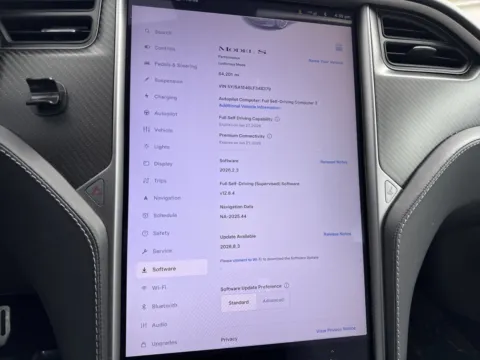 More photos of 2020 Tesla Model S Performance at Twins Chrysler Dodge Jeep Ram, MI