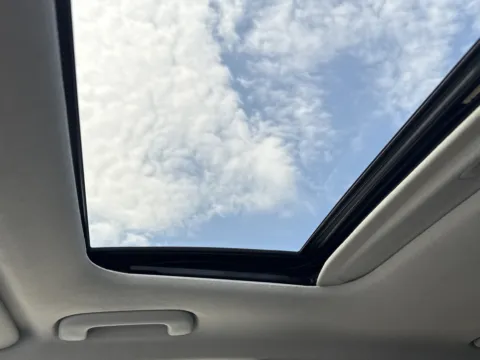 More photos of 2020 Kia Niro EV EX Premium at Twins Chrysler Dodge Jeep Ram, MI