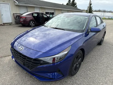 More photos of 2022 Hyundai Elantra SEL at Twins Chrysler Dodge Jeep Ram, MI