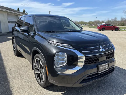 Black 2022 Mitsubishi Outlander ES for sale in Wayland, MI