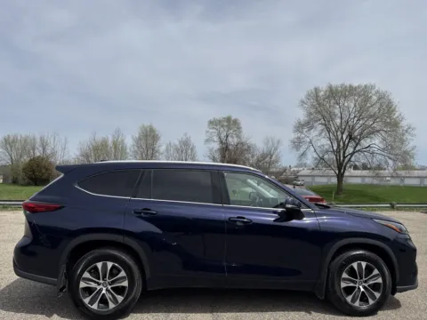 Photos of 2022 Toyota Highlander XLE for sale in Wayland, MI at Twins Chrysler Dodge Jeep Ram