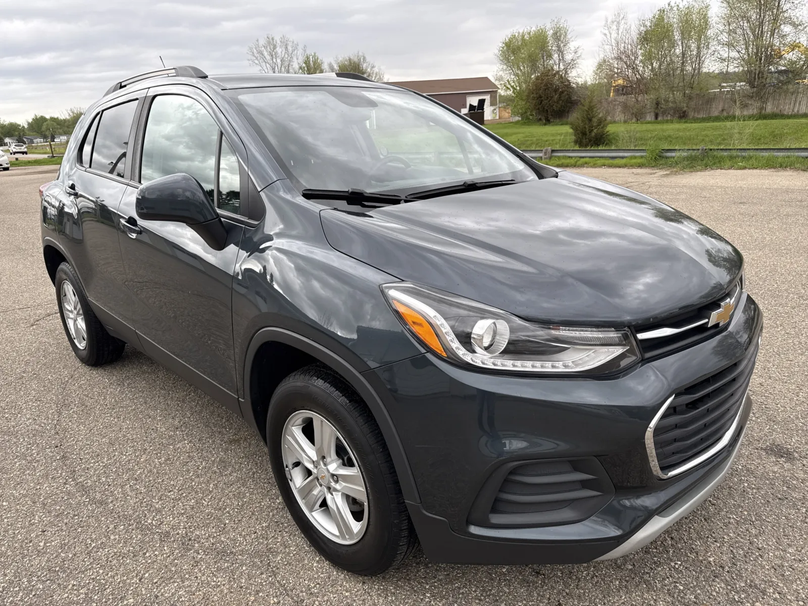 Gray 2021 Chevrolet Trax LT for sale in Wayland, MI