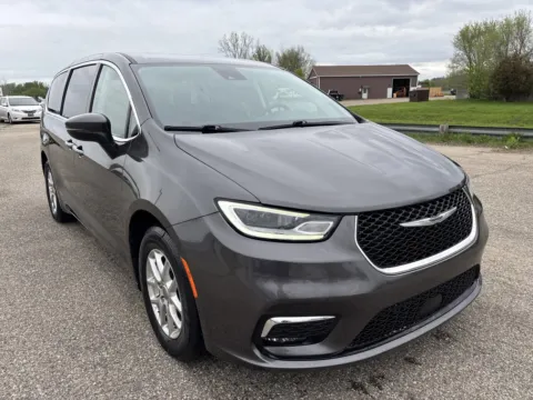 Gray 2023 Chrysler Pacifica Touring L for sale in Wayland, MI