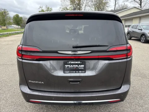 More photos of 2023 Chrysler Pacifica Touring L at Twins Chrysler Dodge Jeep Ram, MI