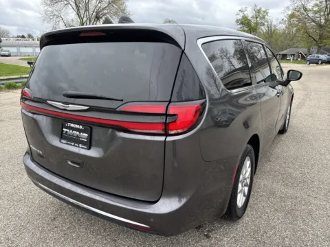 More photos of 2023 Chrysler Pacifica Touring L at Twins Chrysler Dodge Jeep Ram, MI