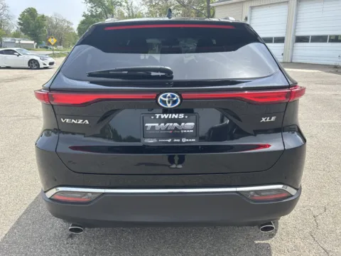 More photos of 2023 Toyota Venza XLE at Twins Chrysler Dodge Jeep Ram, MI