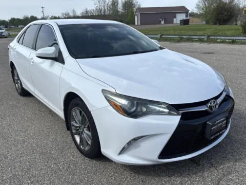 White 2016 Toyota Camry SE for sale in Wayland, MI