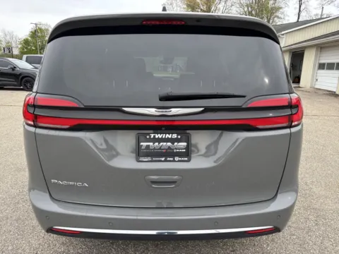 More photos of 2023 Chrysler Pacifica Touring L at Twins Chrysler Dodge Jeep Ram, MI