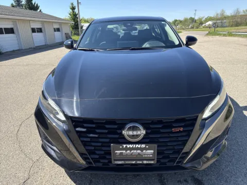 More photos of 2023 Nissan Altima 2.5 SR at Twins Chrysler Dodge Jeep Ram, MI