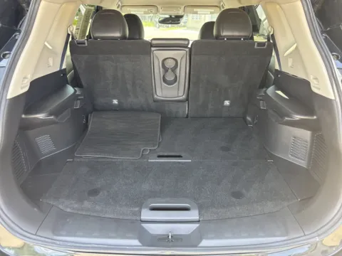 More photos of 2018 Nissan Rogue SL at Twins Chrysler Dodge Jeep Ram, MI