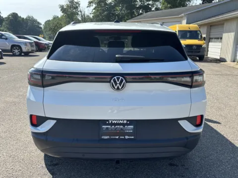 More photos of 2023 Volkswagen ID.4 Pro at Twins Chrysler Dodge Jeep Ram, MI