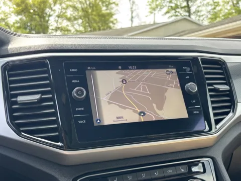 More photos of 2022 Volkswagen Atlas Cross Sport 3.6L V6 SEL at Twins Chrysler Dodge Jeep Ram, MI